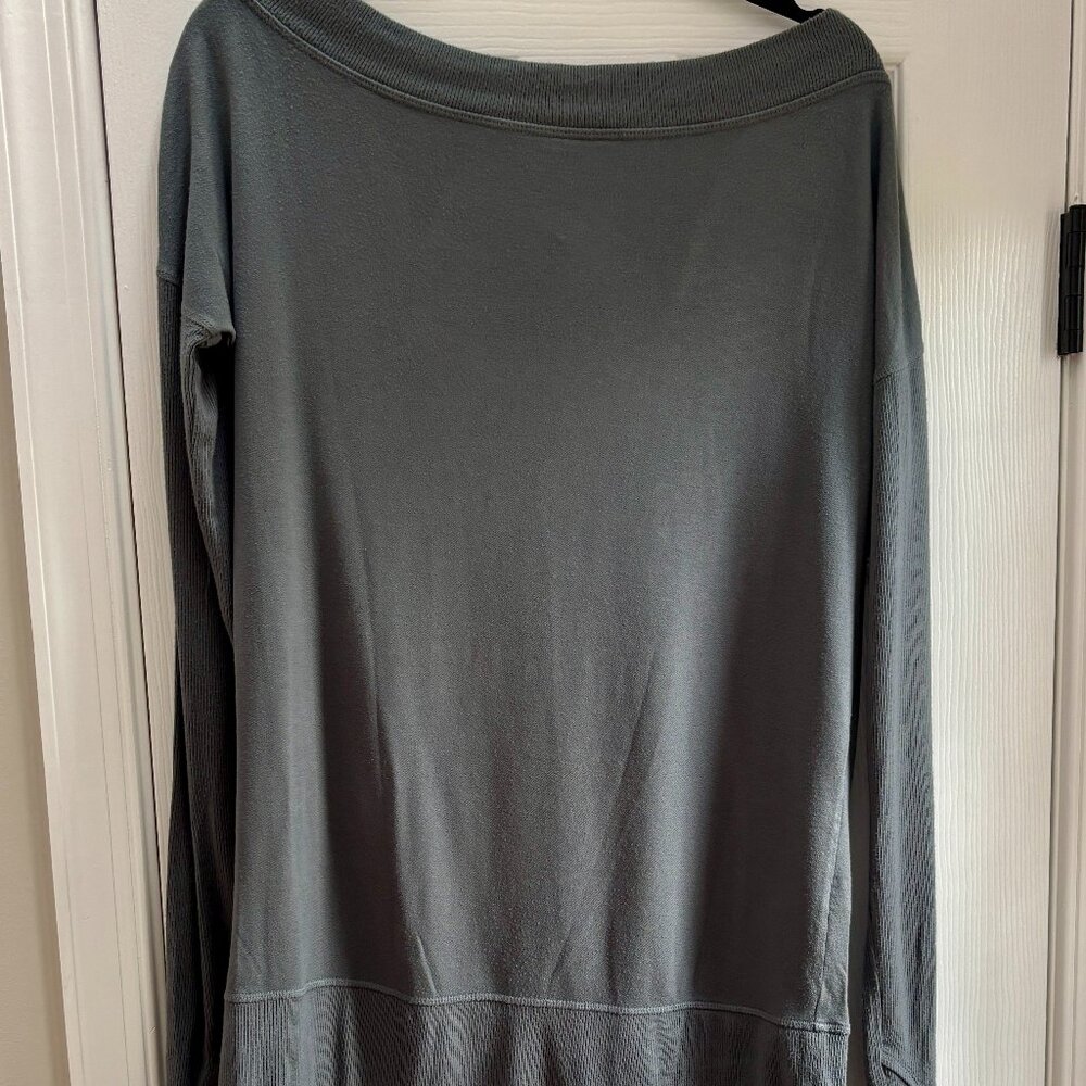 Athleta Athleisure Blue/Green Top Size M Tall